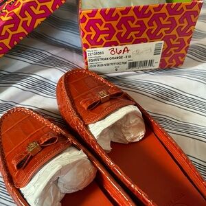 Tory Burch Ludlow Driver Equestrian Orange sz 9